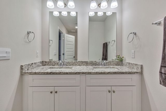 1022 Mclaren Circle, Fort Walton Beach, FL 32547