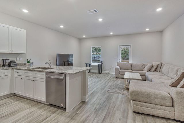 1022 Mclaren Circle, Fort Walton Beach, FL 32547