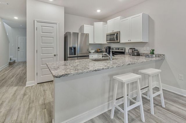 1022 Mclaren Circle, Fort Walton Beach, FL 32547