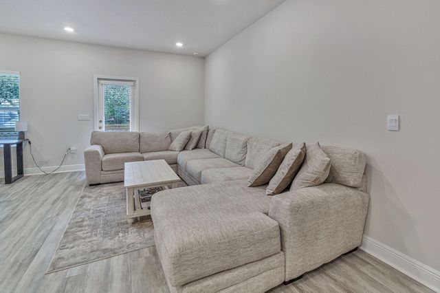 1022 Mclaren Circle, Fort Walton Beach, FL 32547