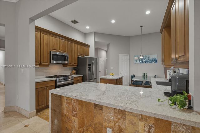 1032 NW 139th Ter, Pembroke Pines, FL 33028