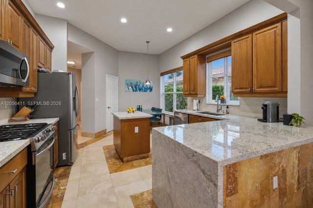 1032 NW 139th Ter, Pembroke Pines, FL 33028