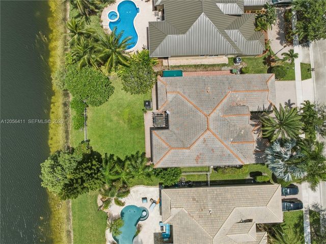 1032 NW 139th Ter, Pembroke Pines, FL 33028