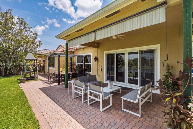 1032 NW 139th Ter, Pembroke Pines, FL 33028