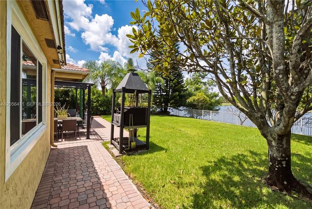 1032 NW 139th Ter, Pembroke Pines, FL 33028
