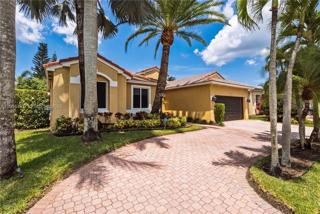 1032 NW 139th Ter, Pembroke Pines, FL 33028