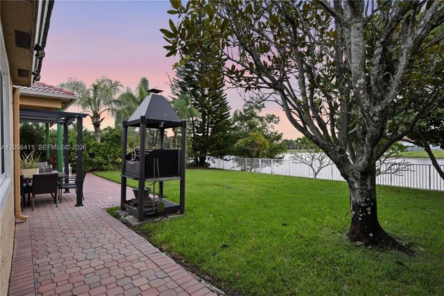 1032 NW 139th Ter, Pembroke Pines, FL 33028