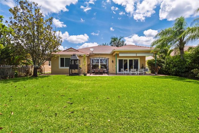 1032 NW 139th Ter, Pembroke Pines, FL 33028