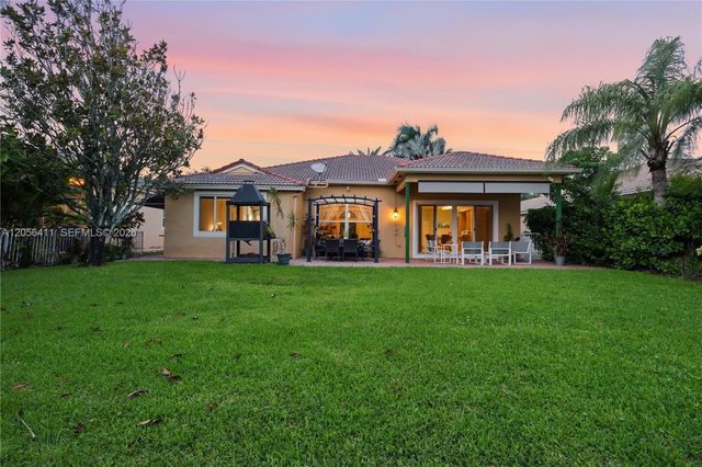 1032 NW 139th Ter, Pembroke Pines, FL 33028
