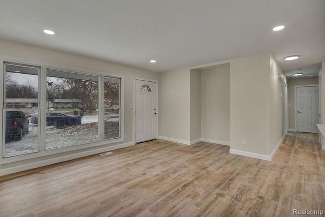 31208 Windsor Street, Westland, MI 48185