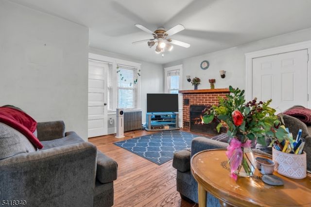 180 N Gaston Ave, Somerville Boro, NJ 08876