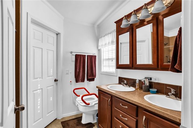 126 York, Cranberry Twp, PA 16066