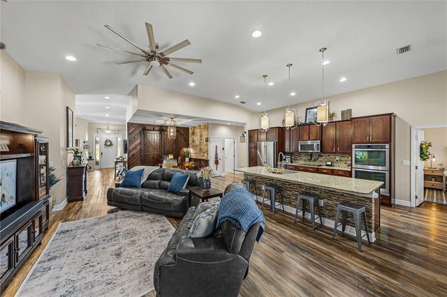 13302 TRAILING MOSS DRIVE, Dade City, FL 33525