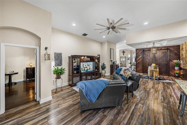 13302 TRAILING MOSS DRIVE, Dade City, FL 33525