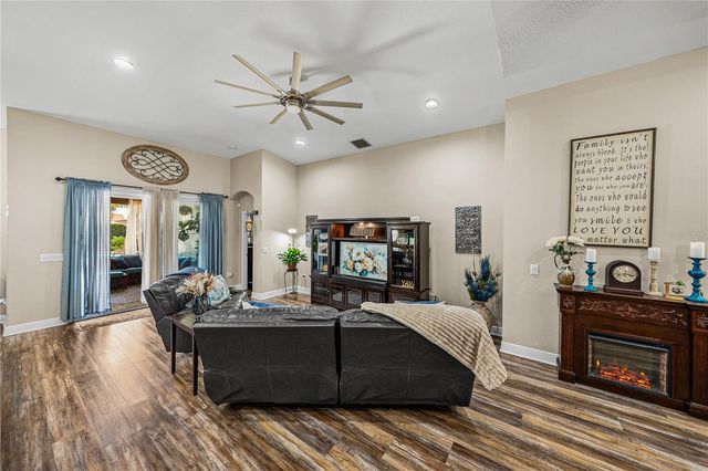 13302 TRAILING MOSS DRIVE, Dade City, FL 33525