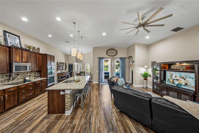 13302 TRAILING MOSS DRIVE, Dade City, FL 33525