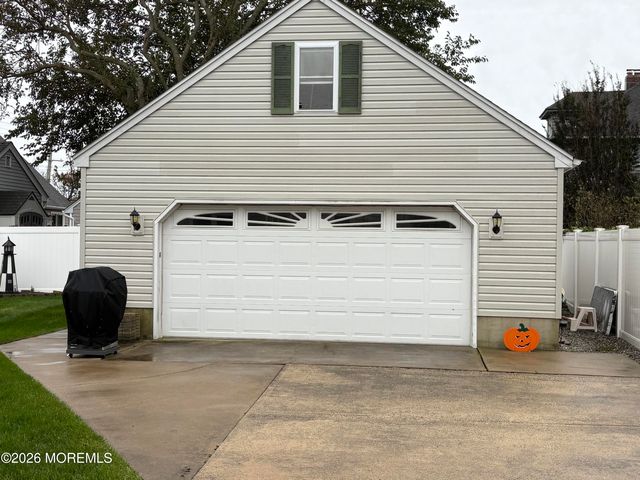 404 Newark Avenue, Point Pleasant Beach, NJ 08742