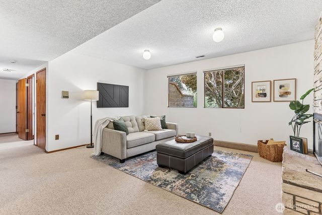 13604 SE 1st Street, Bellevue, WA 98005
