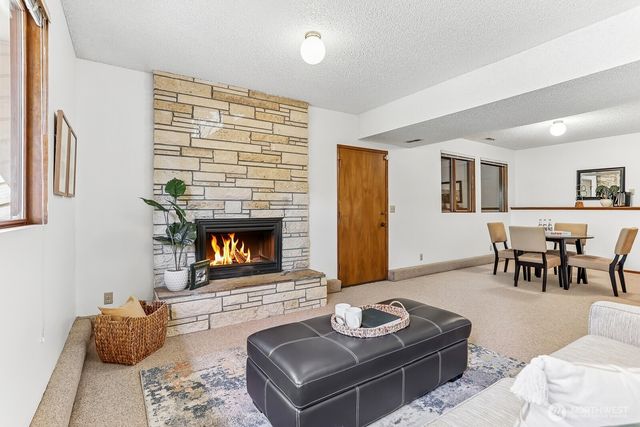 13604 SE 1st Street, Bellevue, WA 98005