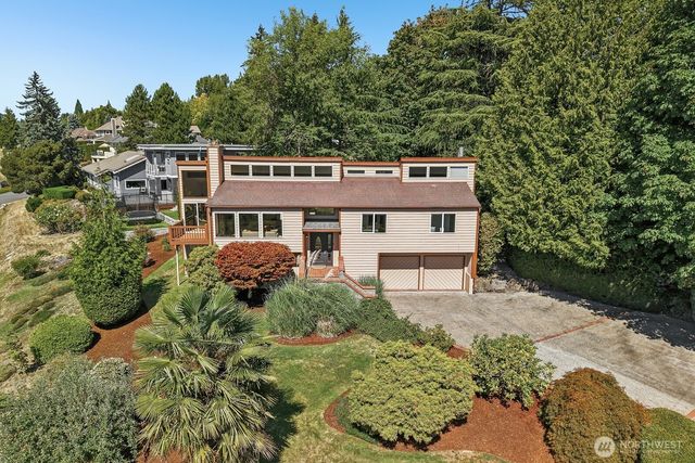 13604 SE 1st Street, Bellevue, WA 98005