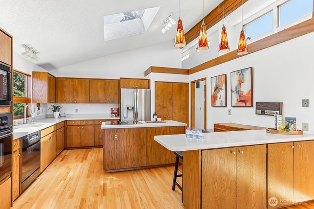 13604 SE 1st Street, Bellevue, WA 98005
