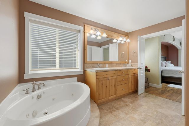 61235 Splendor, Bend, OR 97702