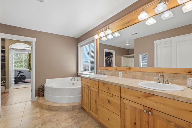 61235 Splendor, Bend, OR 97702