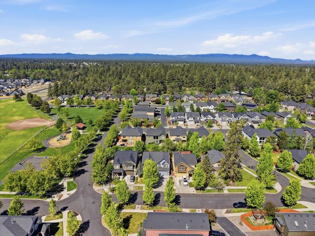 61235 Splendor, Bend, OR 97702