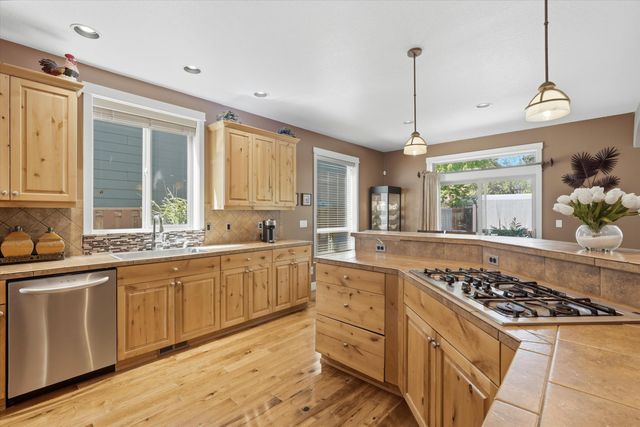 61235 Splendor, Bend, OR 97702