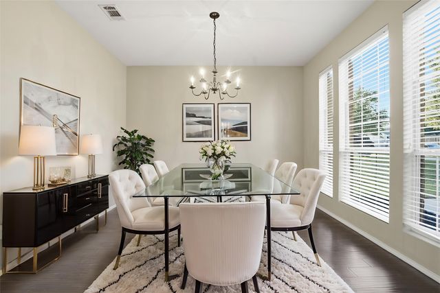 704 Rolling Hills Lane, Desoto, TX 75115