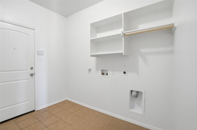 704 Rolling Hills Lane, Desoto, TX 75115