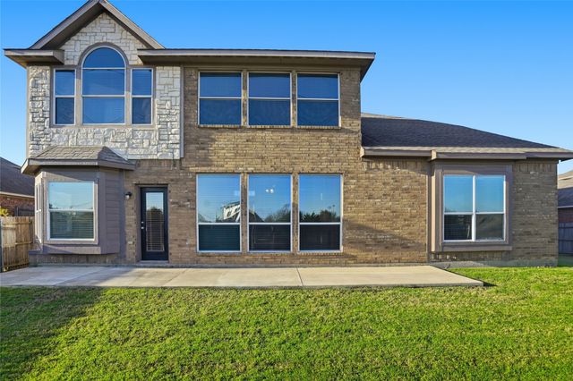 704 Rolling Hills Lane, Desoto, TX 75115