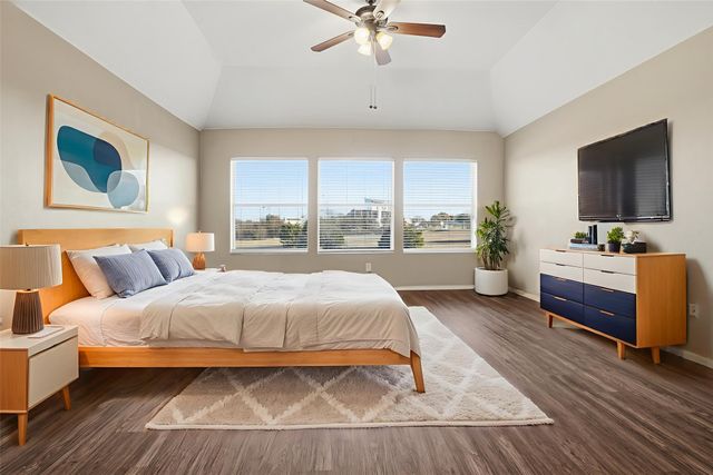 704 Rolling Hills Lane, Desoto, TX 75115