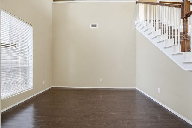 704 Rolling Hills Lane, Desoto, TX 75115