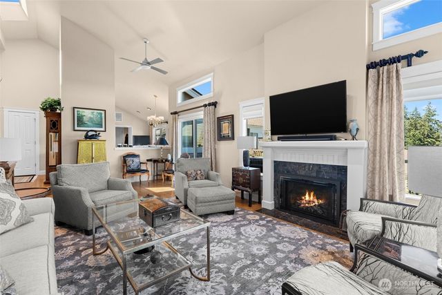 6744 Port Lane, Gig Harbor, WA 98335