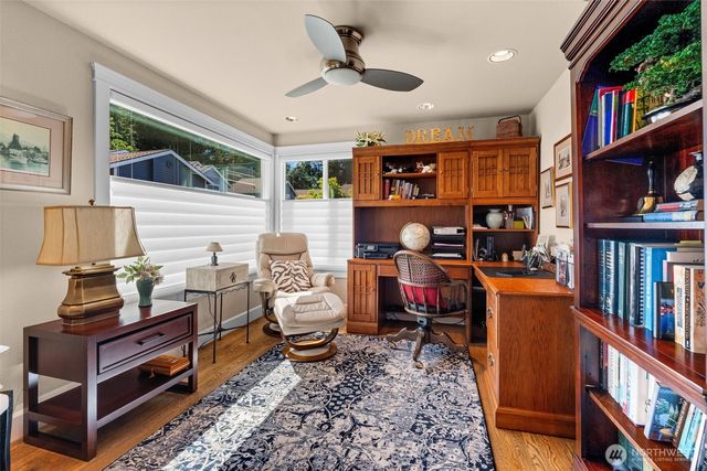 6744 Port Lane, Gig Harbor, WA 98335