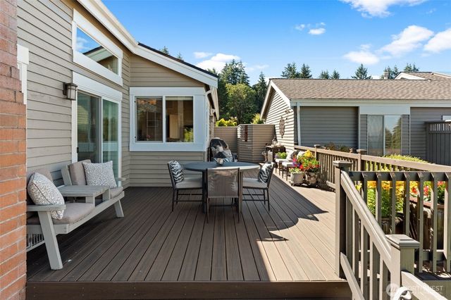 6744 Port Lane, Gig Harbor, WA 98335