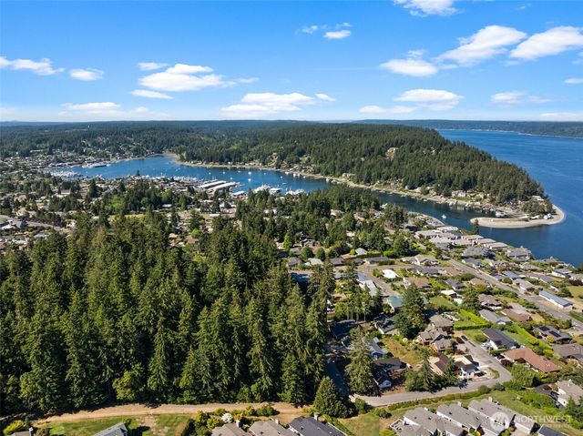6744 Port Lane, Gig Harbor, WA 98335