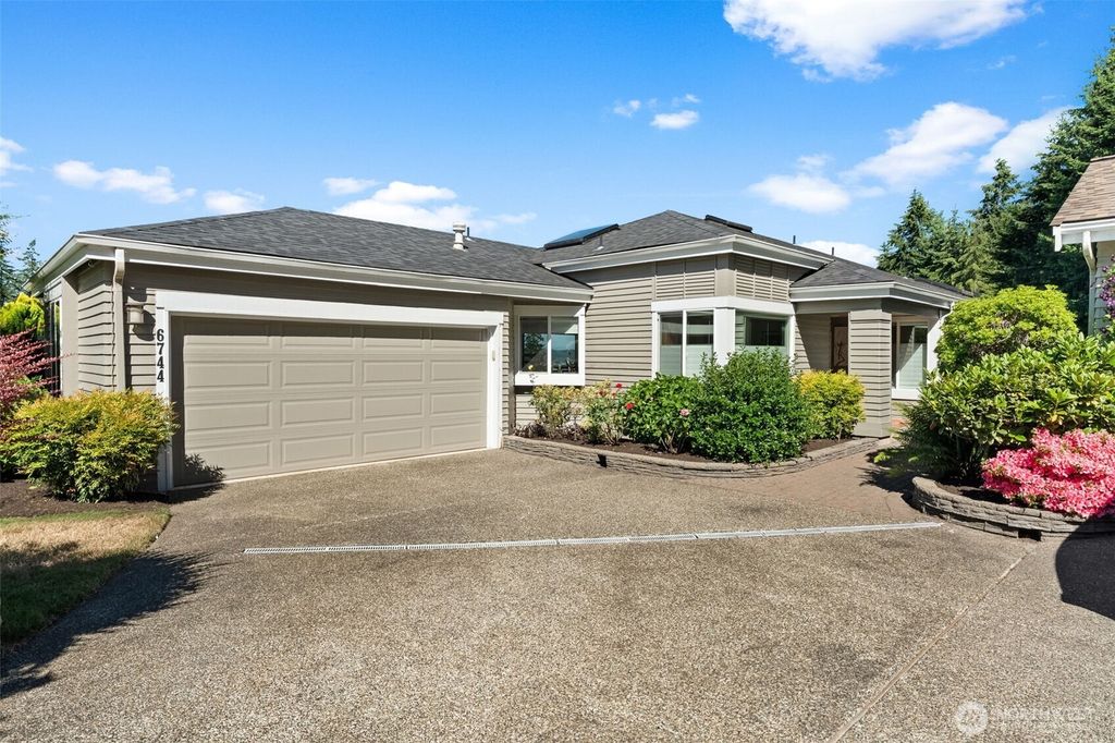 6744 Port Lane, Gig Harbor, WA 98335