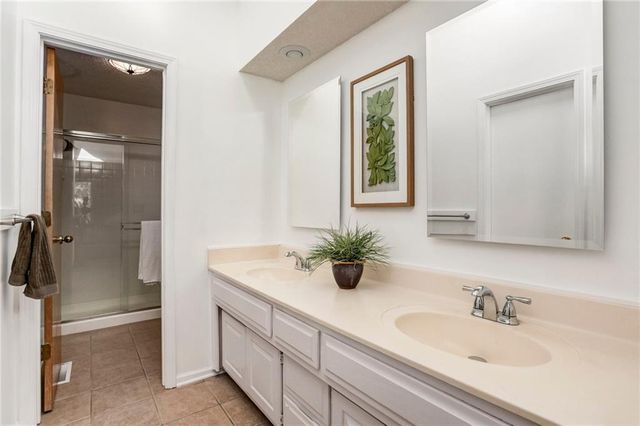 6418 Anderson Street, Shawnee, KS 66226
