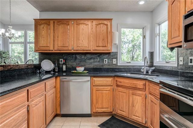 6418 Anderson Street, Shawnee, KS 66226
