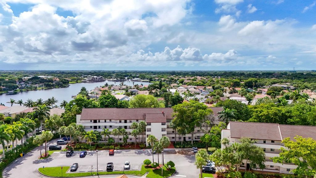 12524 Shoreline Drive 101, Wellington, FL 33414