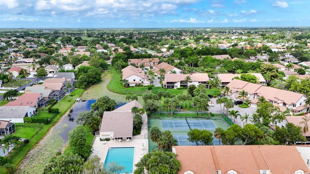 Image 23 of property listing at 12524 Shoreline Drive 101, Wellington, FL 33414