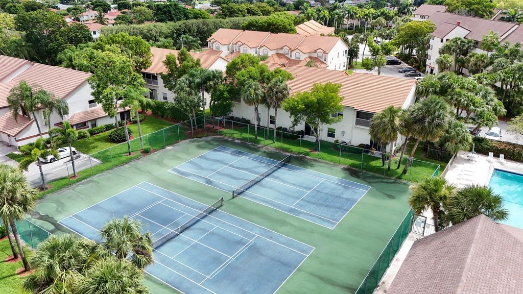 Image 25 of property listing at 12524 Shoreline Drive 101, Wellington, FL 33414