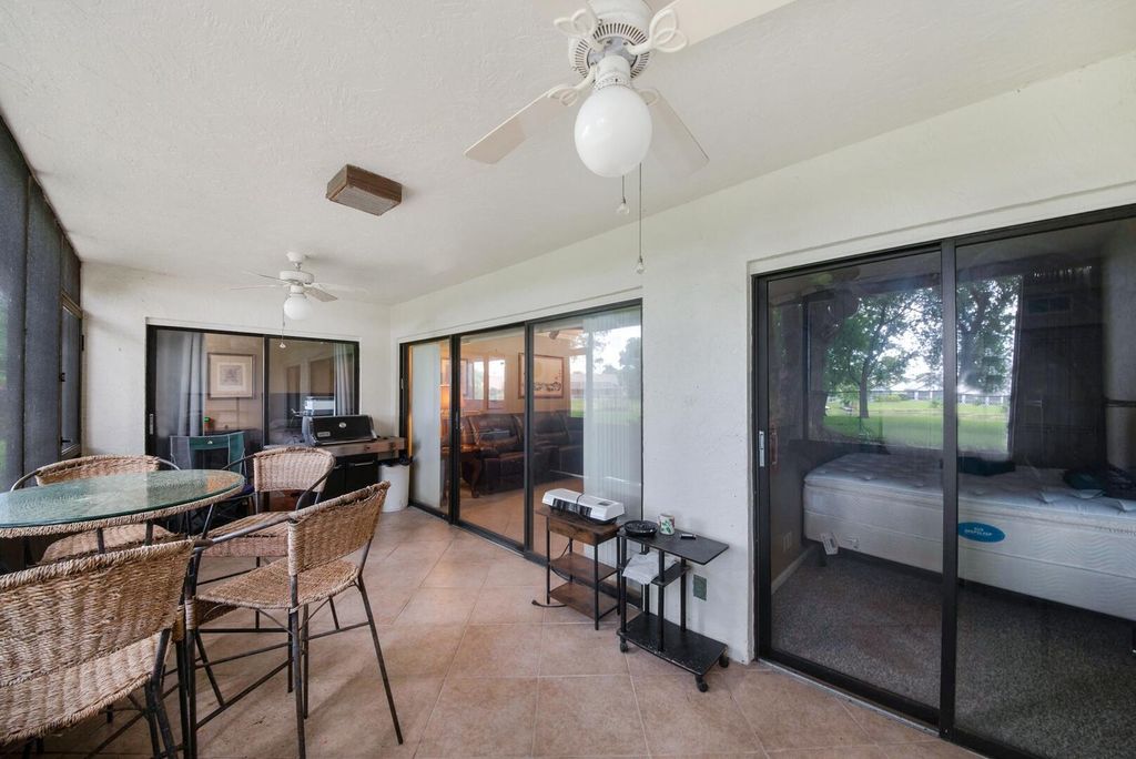 Image 7 of property listing at 12524 Shoreline Drive 101, Wellington, FL 33414