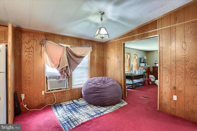 12 MIDLAND DR, Millersburg, PA 17061