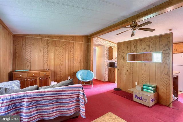 12 MIDLAND DR, Millersburg, PA 17061