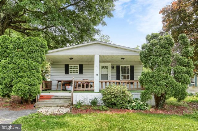 12 MIDLAND DR, Millersburg, PA 17061