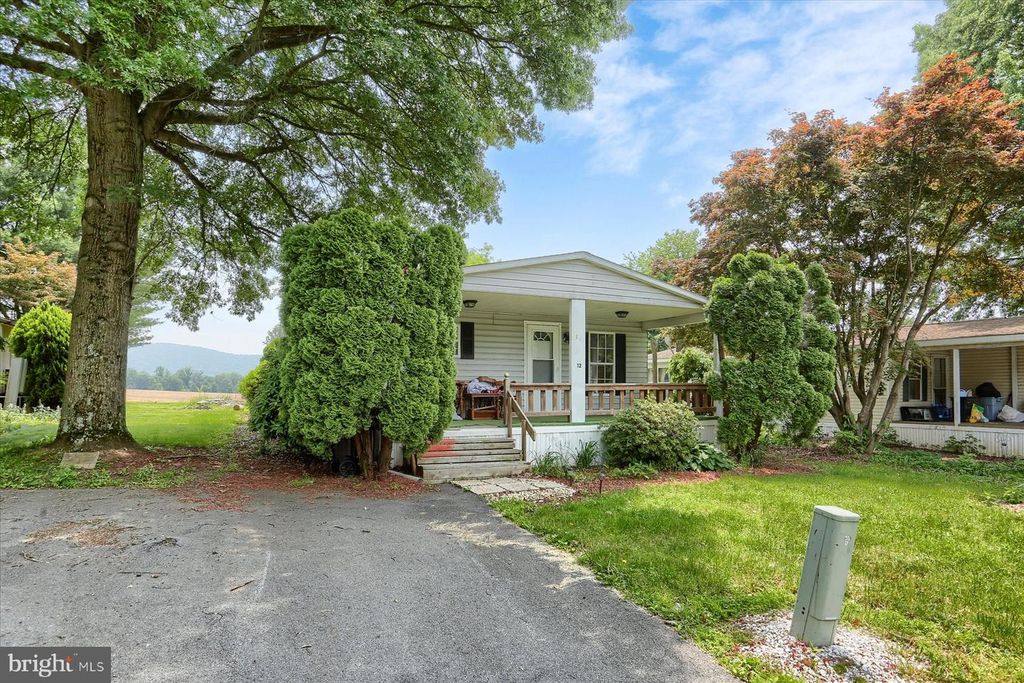 12 MIDLAND DR, Millersburg, PA 17061