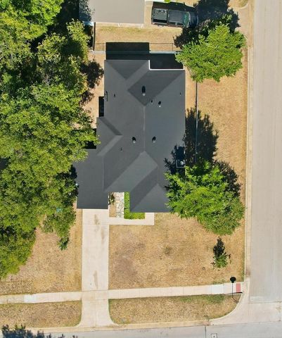 3333 Meadowbrook Drive, Fort Worth, TX 76103